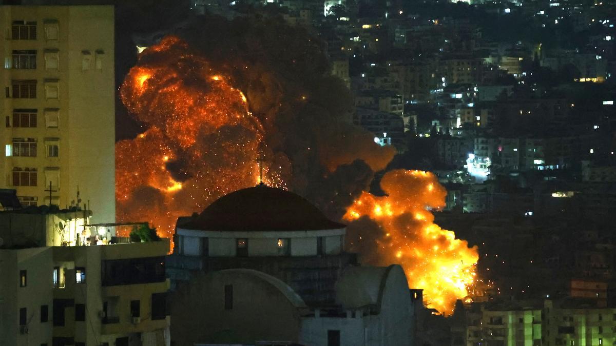 Israel sigue bombardeando Beirut.