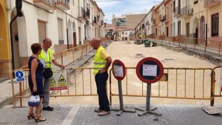 Las obras han obligado a cortar la calle.