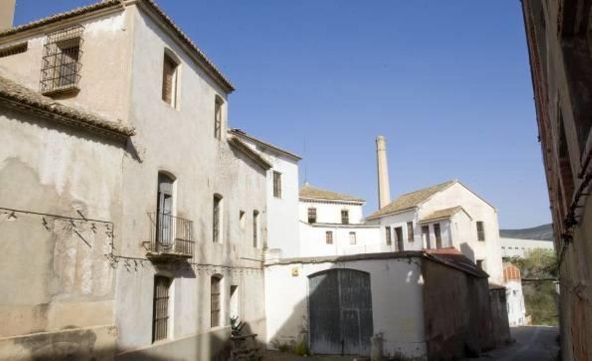 El Molí Vell o de Ferri se inscribe en el abandonado conjunto industrial de Rodrigo Sancho.