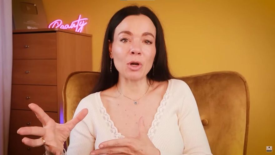 &quot;Tomar un kiwi por la noche&quot;: una farmacéutica explica qué tienes que cenar para dormir mejor