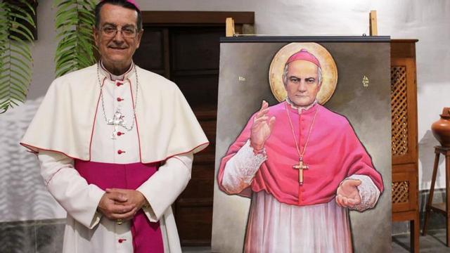 Monseñor Alberto Francisco Sanguinetti Montero, ante un cuadro del beato Jacinto Vera Durán. |