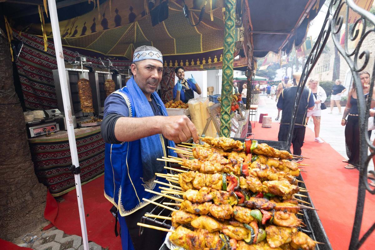 La lluvia ensombrece el primer día de la Feria Ibiza Medieval