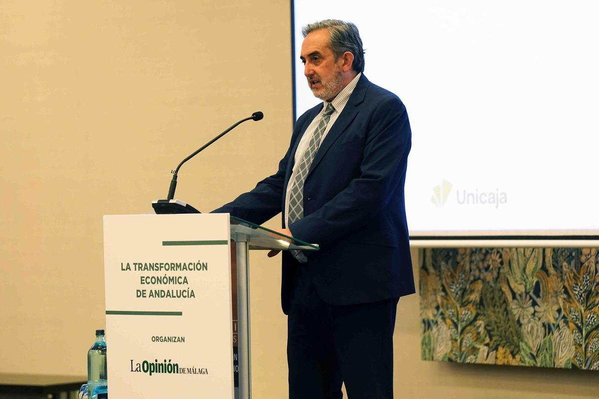 El director de La Opinión, José Ramón Mendaza, abrió la jornada