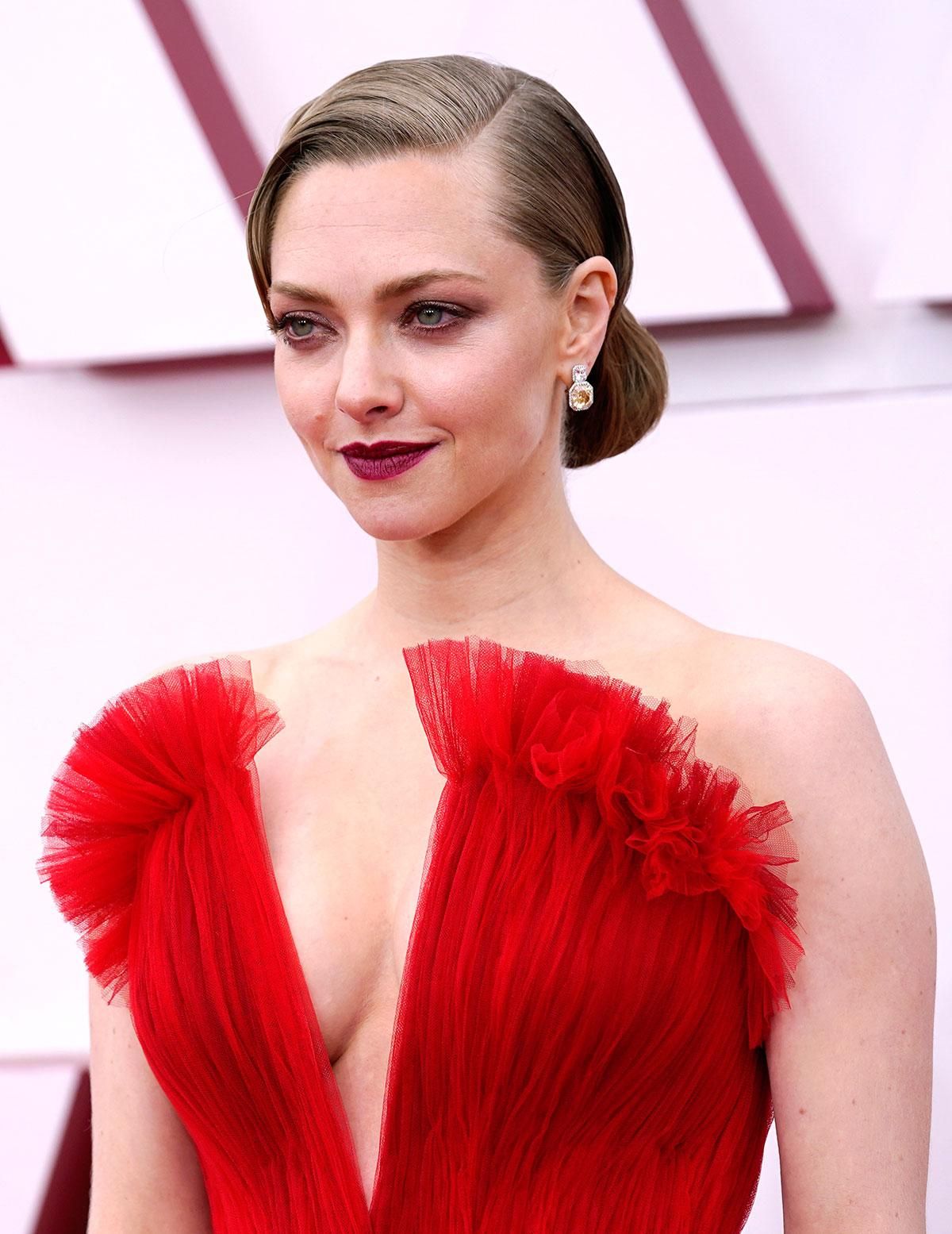 Maquillaje de Amanda Seyfried en los Premios Oscar 2021