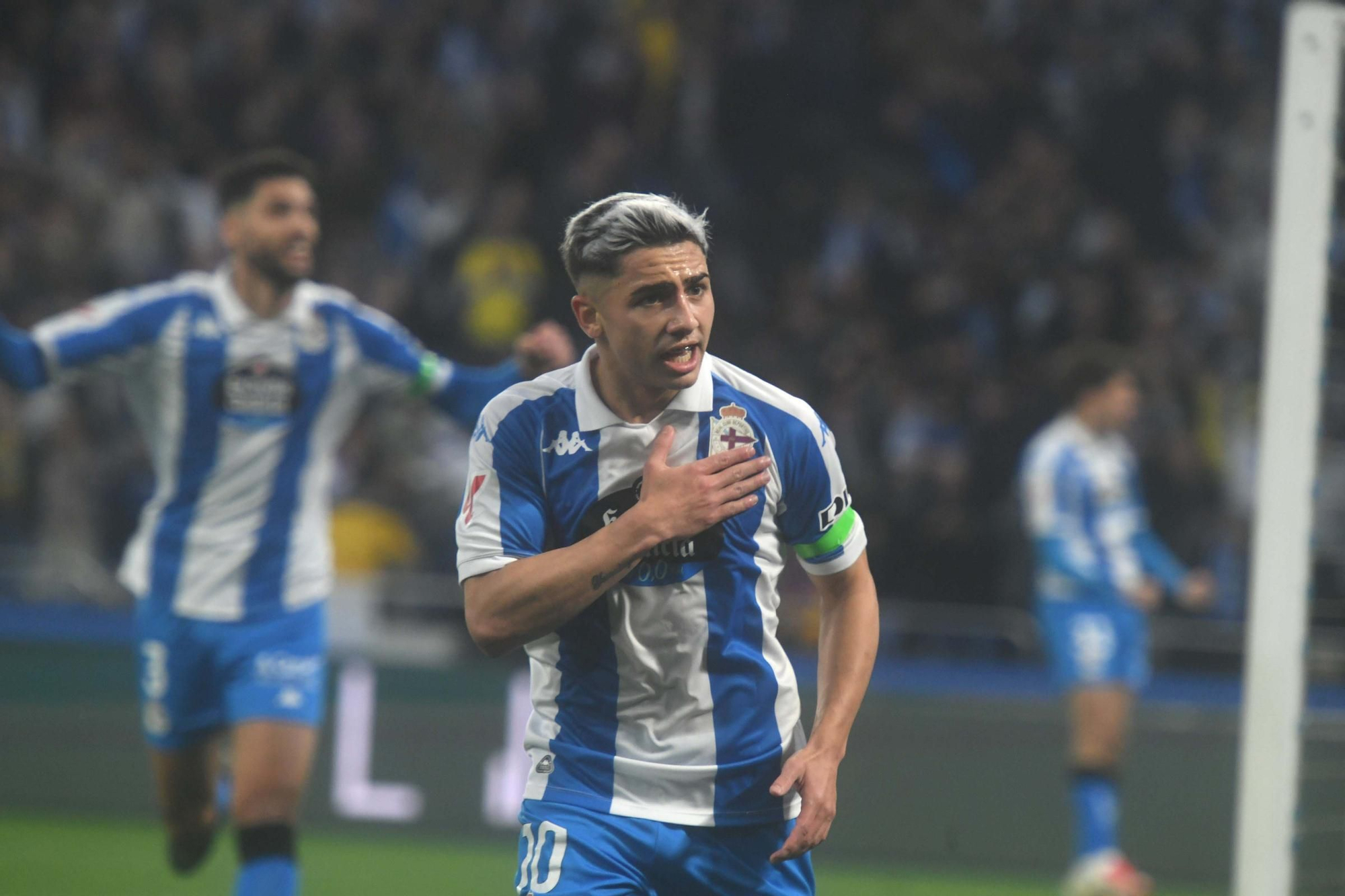 El Deportivo doblega al Almería en Riazor (3-1)