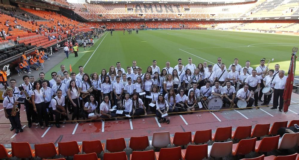 Societat Musical de la Llosa de Ranes (La Costera), en Mestalla