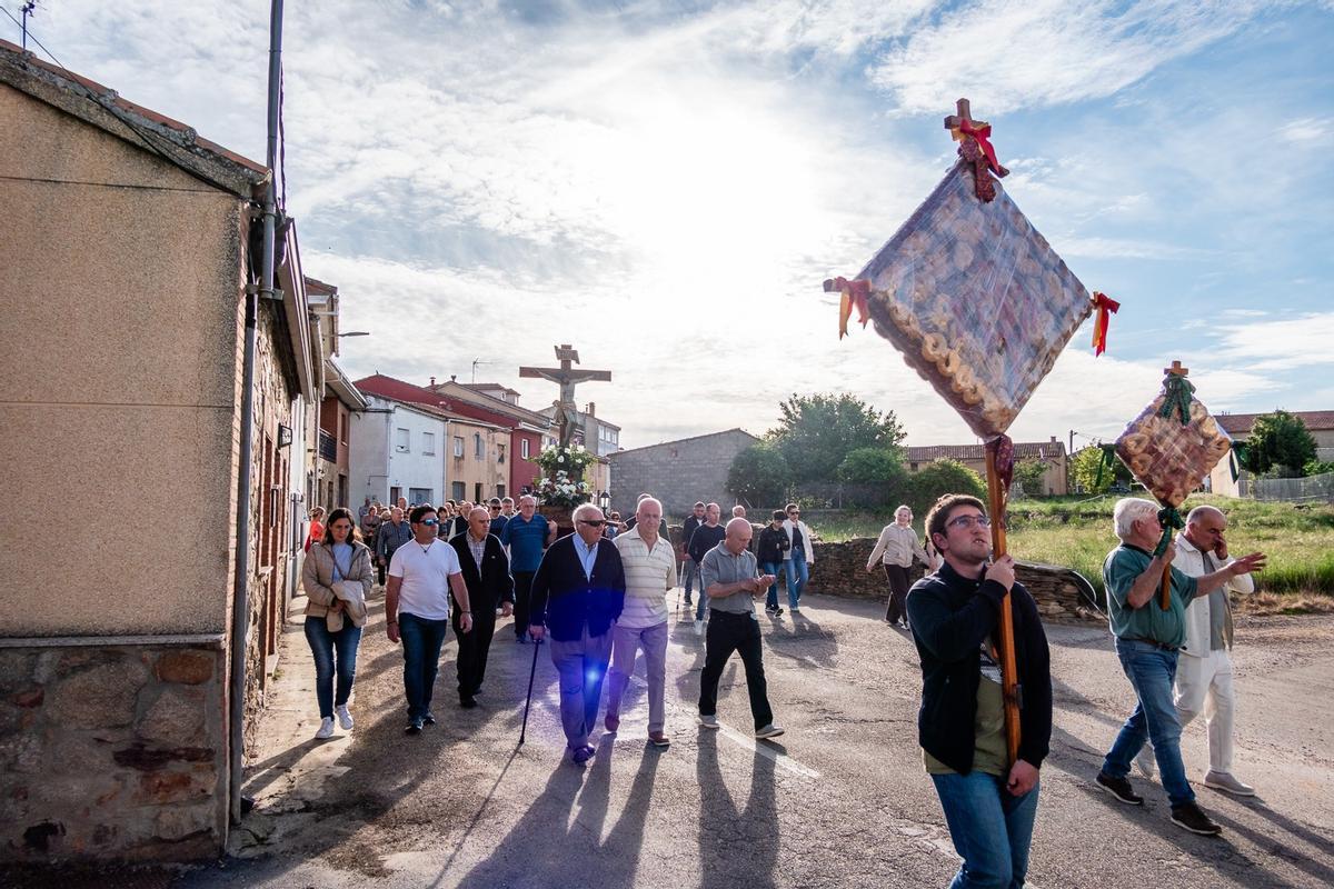 GALERÍA | Tábara venera al Bendito Cristo de la Capilla