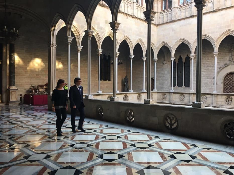 Francina Armengol se reúne con Carles Puigdemont en el Palau de la Generalitat