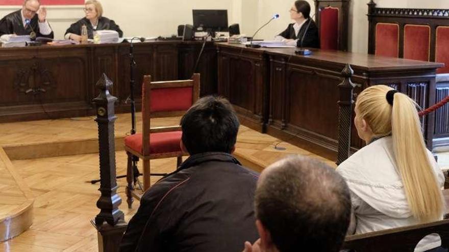 Los dos condenados al inicio del juicio en la Audiendia.