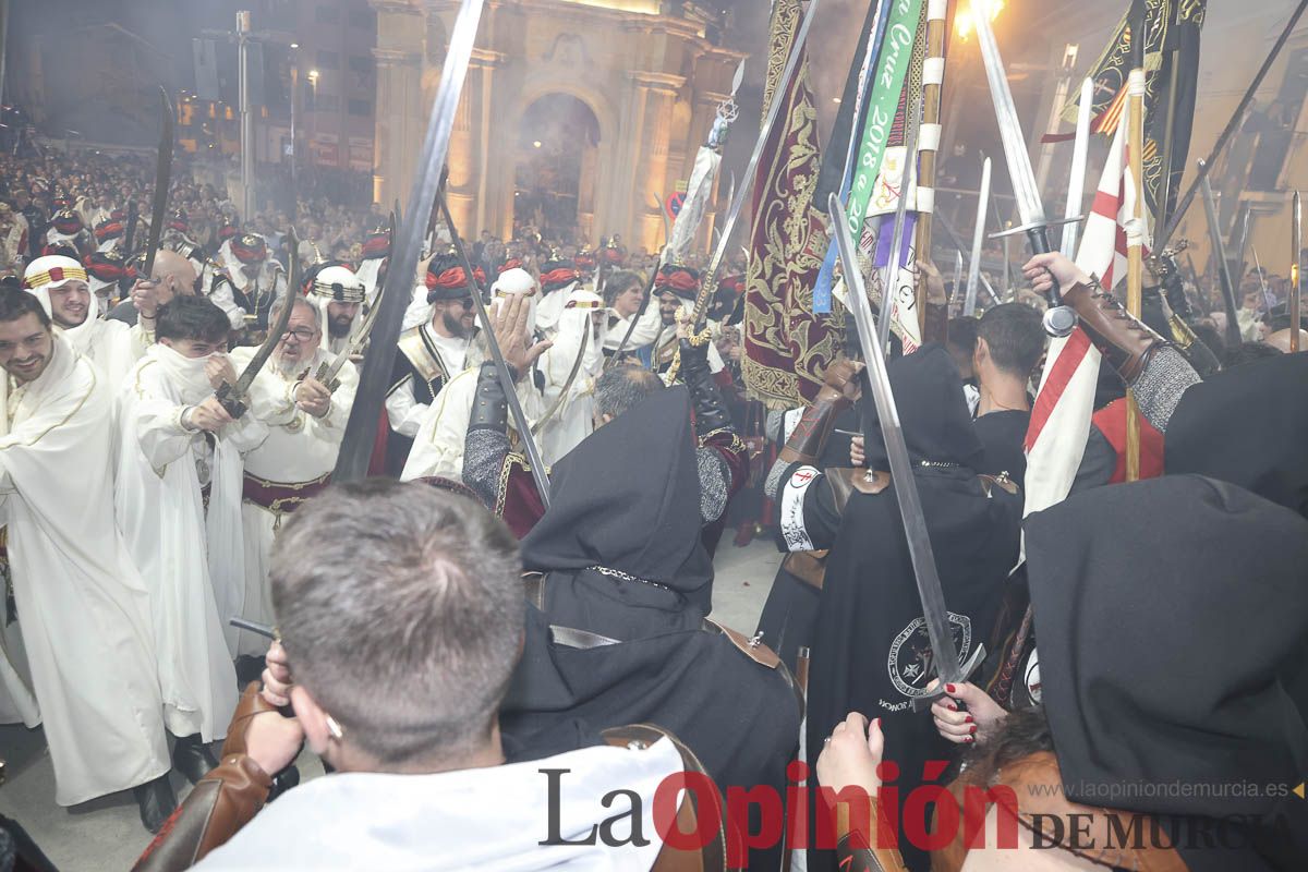 Fiestas de Caravaca: procesión del Baño (procesión, parlamento y baño de la Cruz)