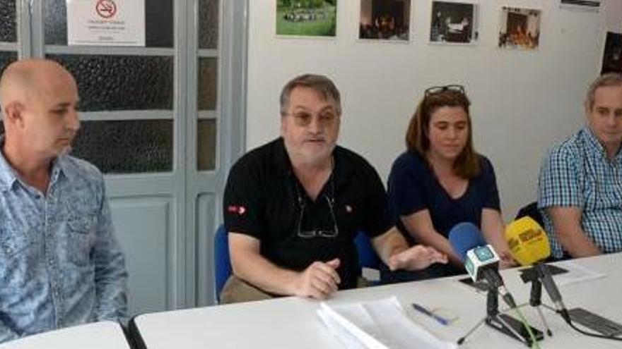 Alfons Romero, segon per l&#039;esquerra, presentant el nou partit