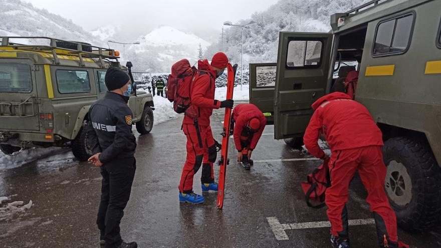 El operativo de búsqueda ya trabaja en la zona del alud de San Isidro para tratar de encontrar al trabajador desaparecido