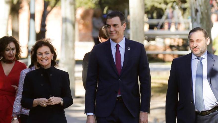 El presidente del Gobierno con varios ministros en Moncloa.