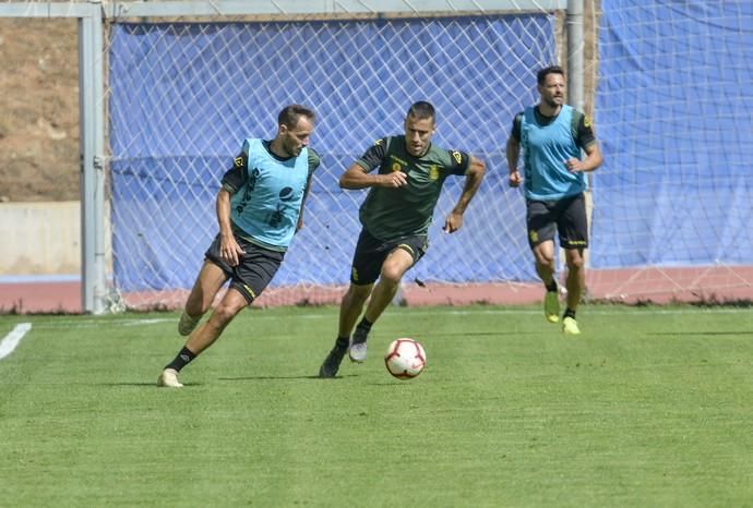 TELDE. Entrenamiento de la UDLP  | 02/04/2019 | Fotógrafo: José Pérez Curbelo