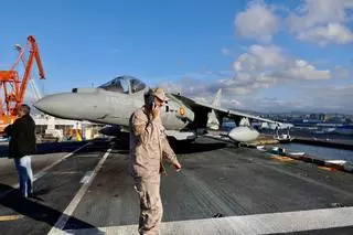 En imágenes | Llegada del portaaviones "Juan Carlos I" a El Musel