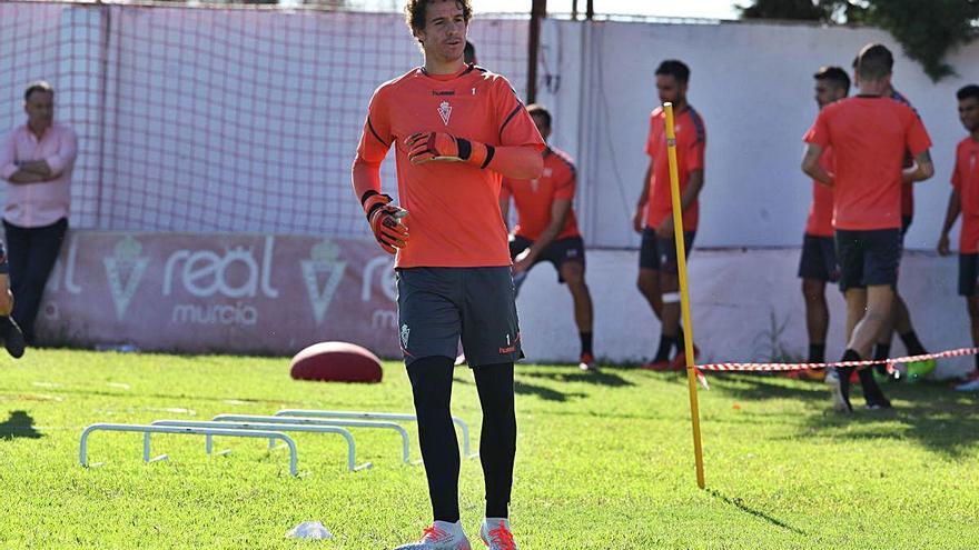 Lejárraga, en un entrenamiento con el Real Murcia.