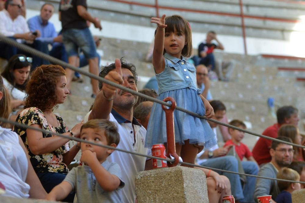 Los recortadores dan paso a la primera tarde de toros con Ferrera, "El Juli" y Roca Rey.