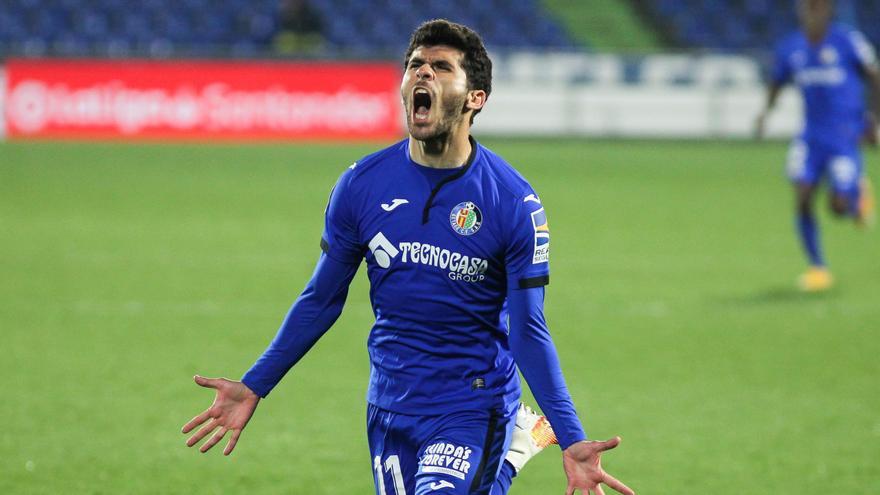 Carles Alena celebra la victoria del Getafe.