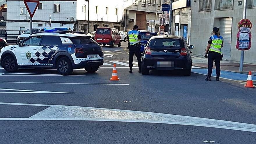 Agentes de la Policía Local en A Barca.