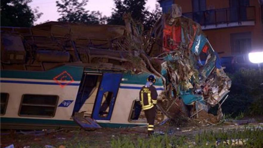 Al menos dos muertos y 20 heridos al descarrilar un tren en Italia