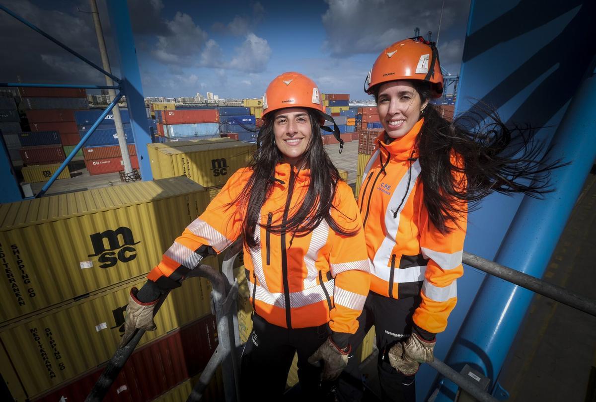 Dos de las estibadoras que se han sumado a la plantilla del Puerto de Las Palmas en el último periodo.