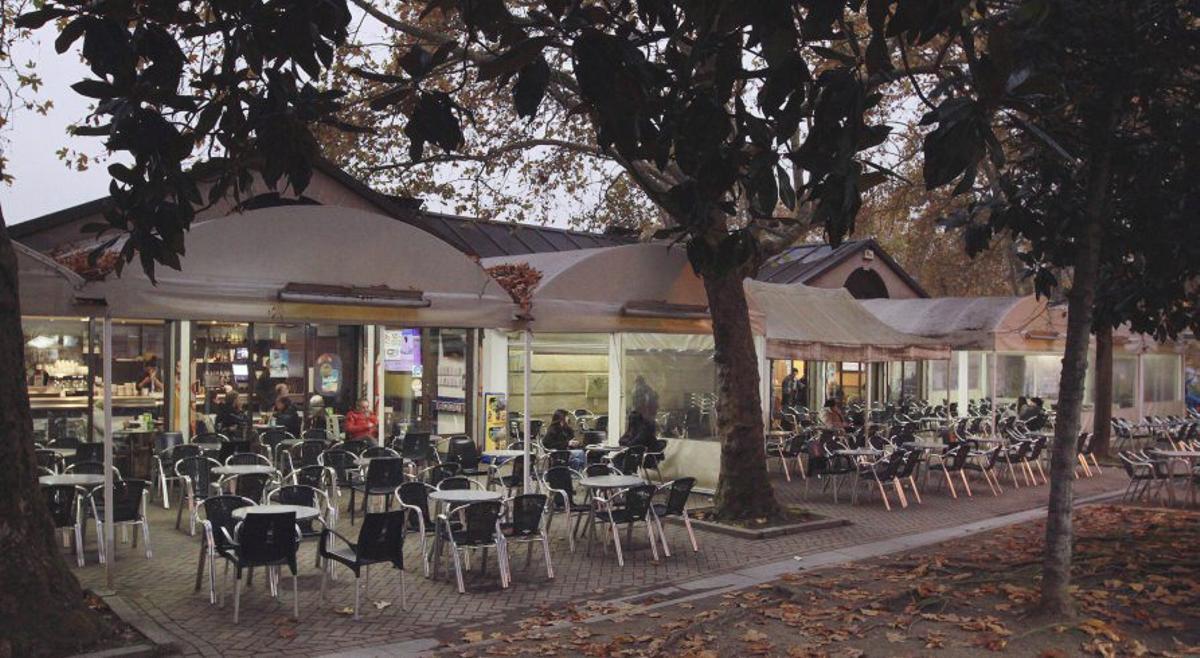 Alberto y Fina: «En 42 años pasaron por el café desde Beiras a Bárbara Rey»