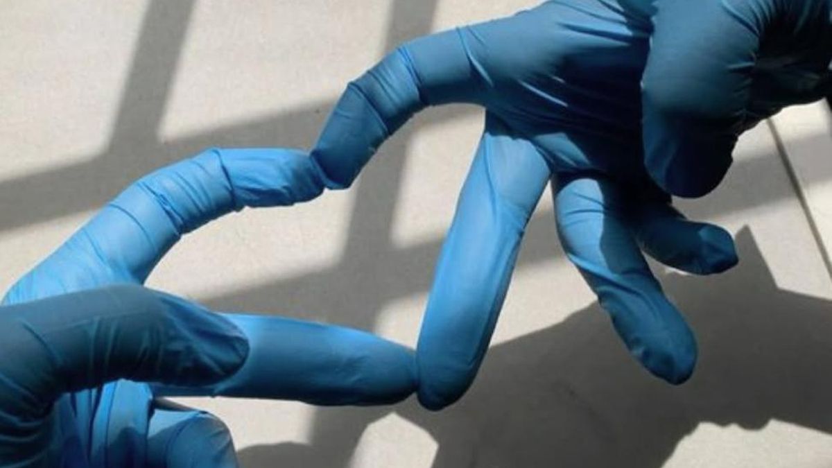 Preocupación por el estado de salud de un conocido diseñador tras ser ingresado de urgencia en el hospital