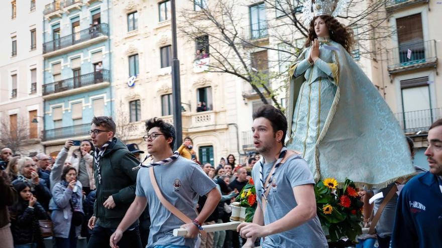 Alcoy cierra la Semana Santa con "Els Xiulitets"