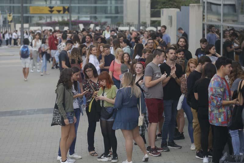 Decenas de alicantinos en el casting de OT en València