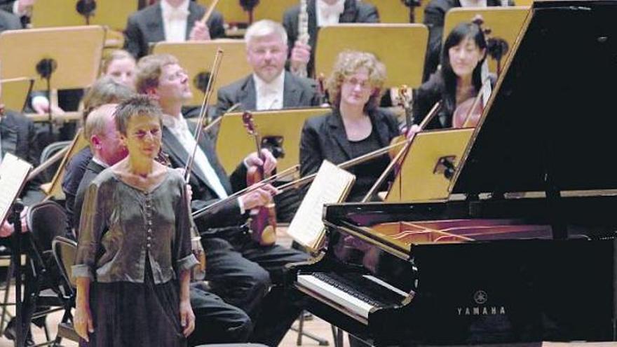 Maria Joao Pires, ayer, antes de comenzar su concierto en el Auditorio.