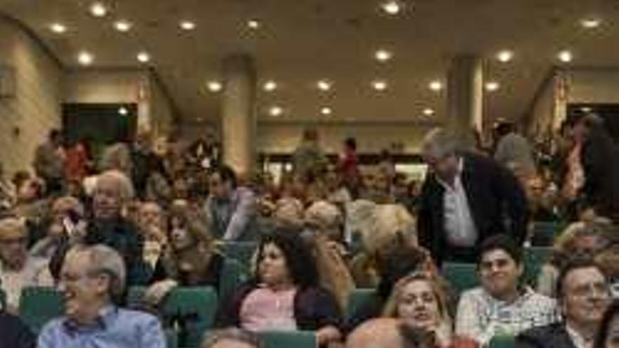 Gabriel Echávarri y Ángel Luna, en la última asamblea.