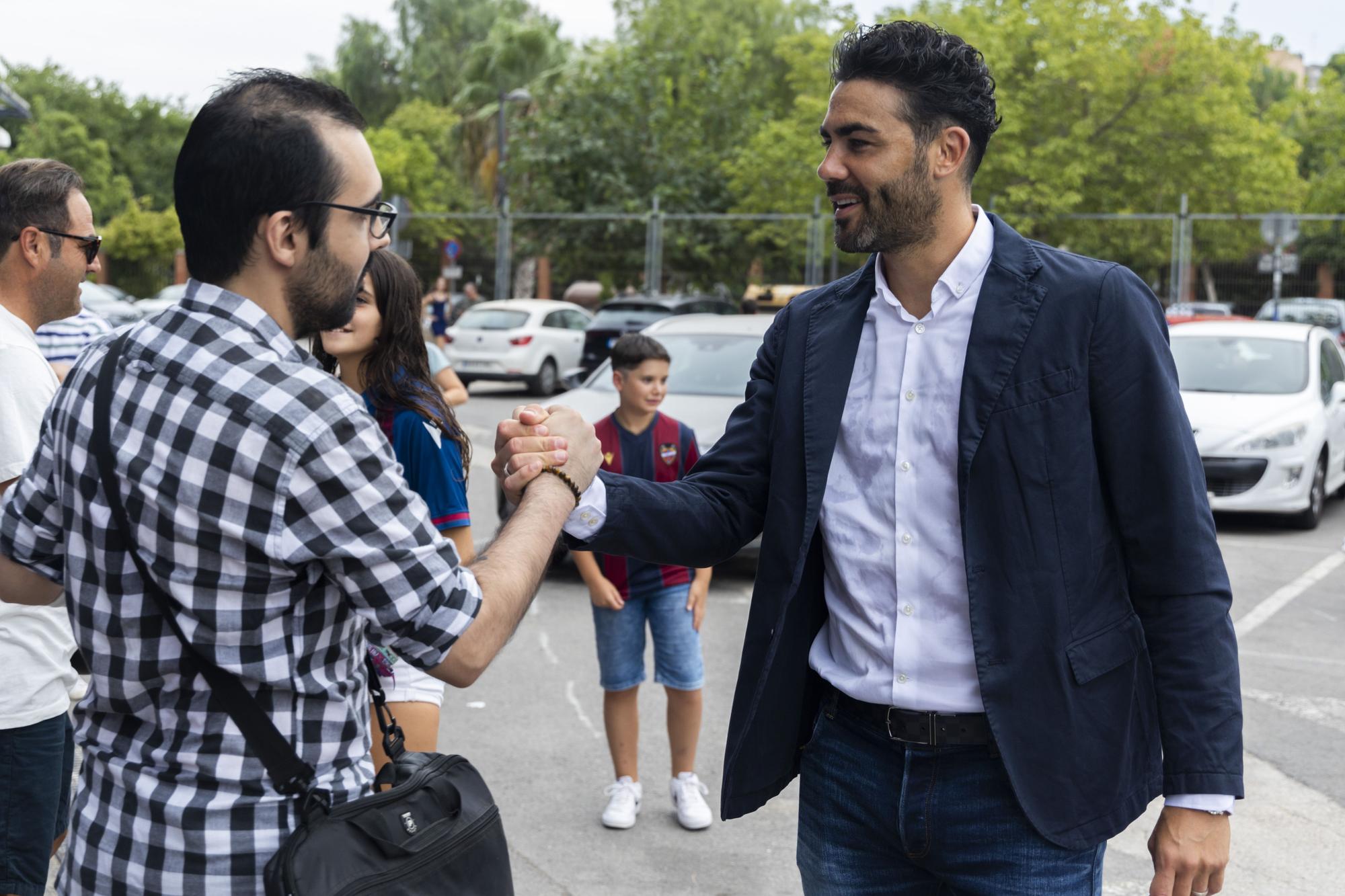 La emocionante presentación de Iborra, en imágenes