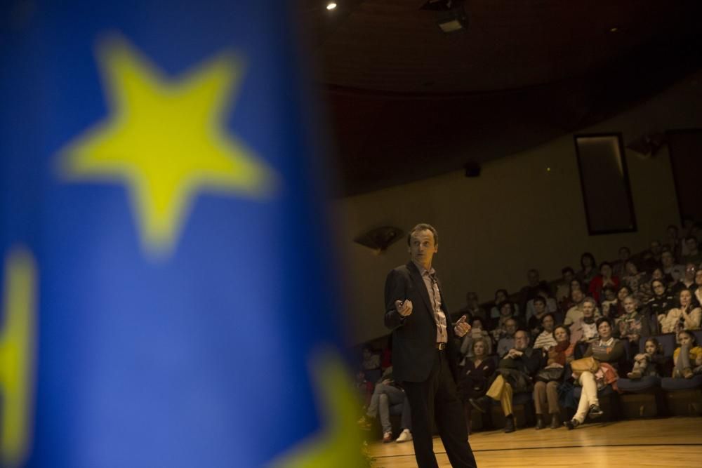 Pedro Duque participa en la segunda jornada de la II Semana de la Ciencia