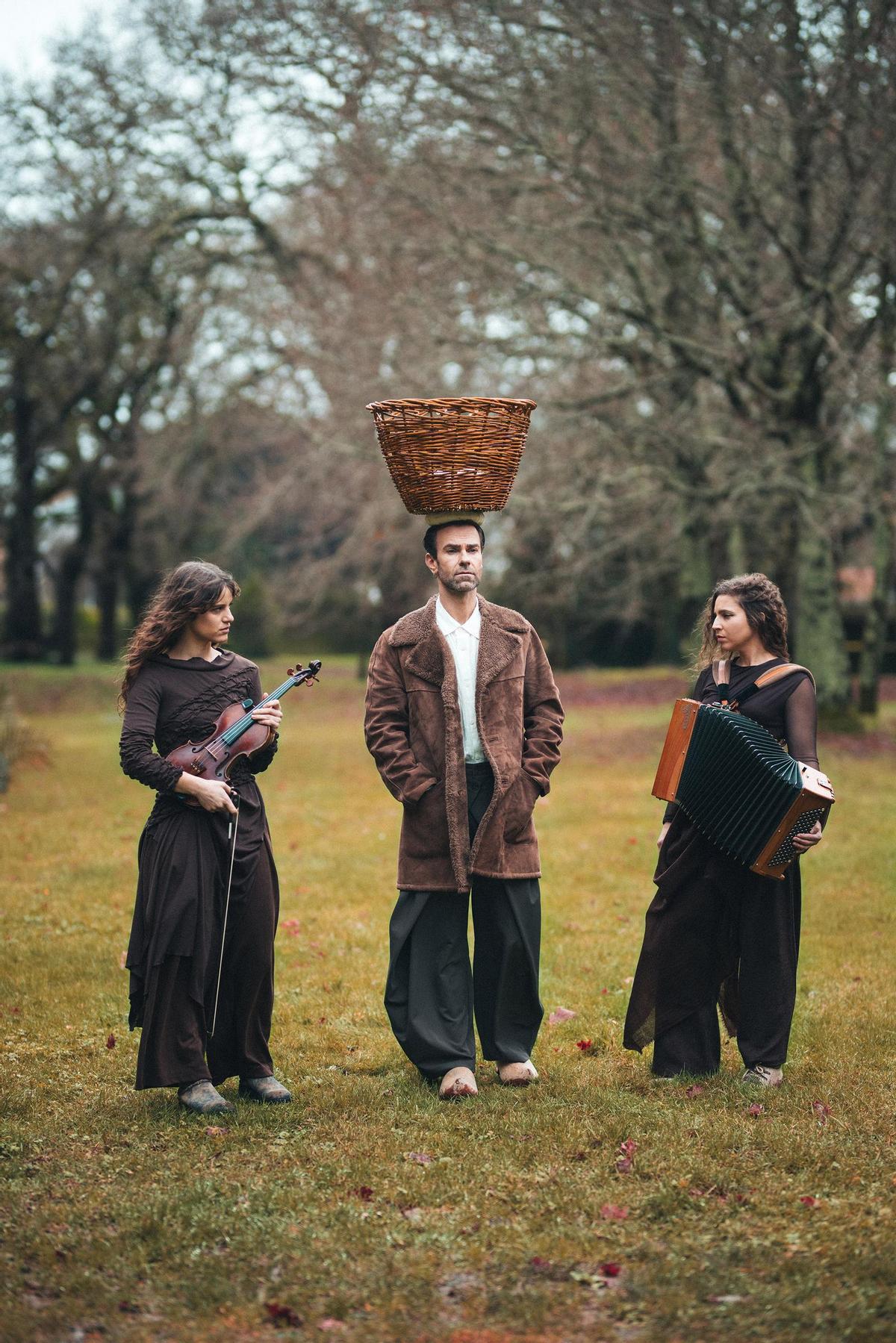Fran Sieira, junto a Caamaño y Ameixeiras, del grupo BenQuerer.