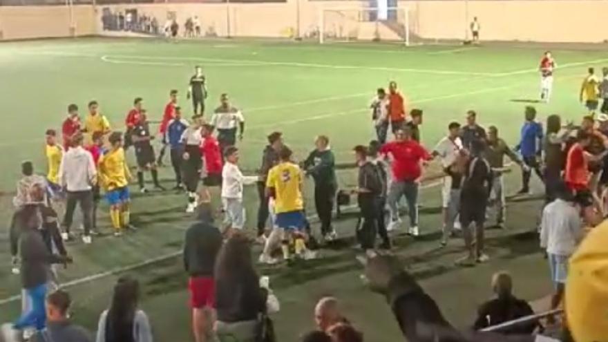 Condenan la pelea en un partido de juveniles en Gran Canaria