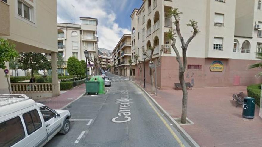 La calle donde está la vivienda en la que se ha hallado el cuerpo sin vida del joven, en una imagen de Google Street View