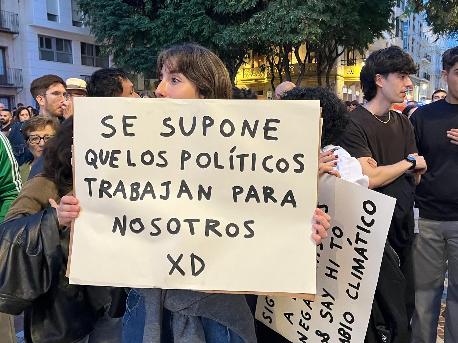 Elche muestra su indignación con la gestión de la DANA en la Comunidad Valenciana