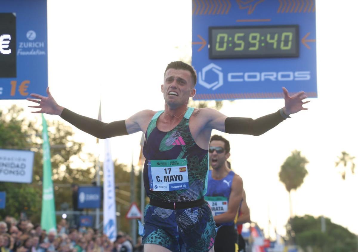 Carlos Mayo, emocionado tras lograr el récord de España