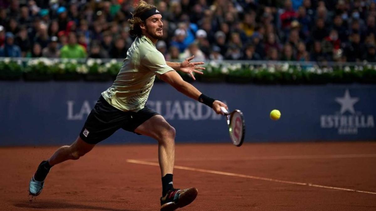 Tsitsipas durante su partido en Barcelona