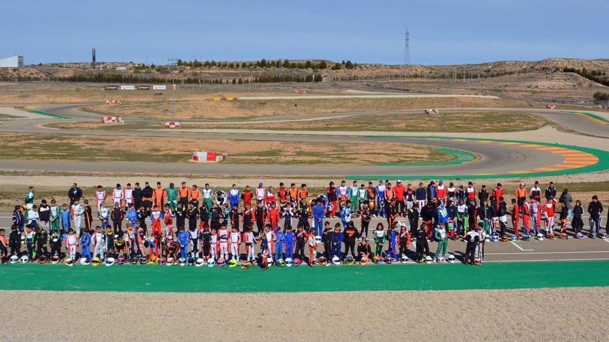 Pilotos participantes en el campeonato valenciano de karting en Motorland Aragón
