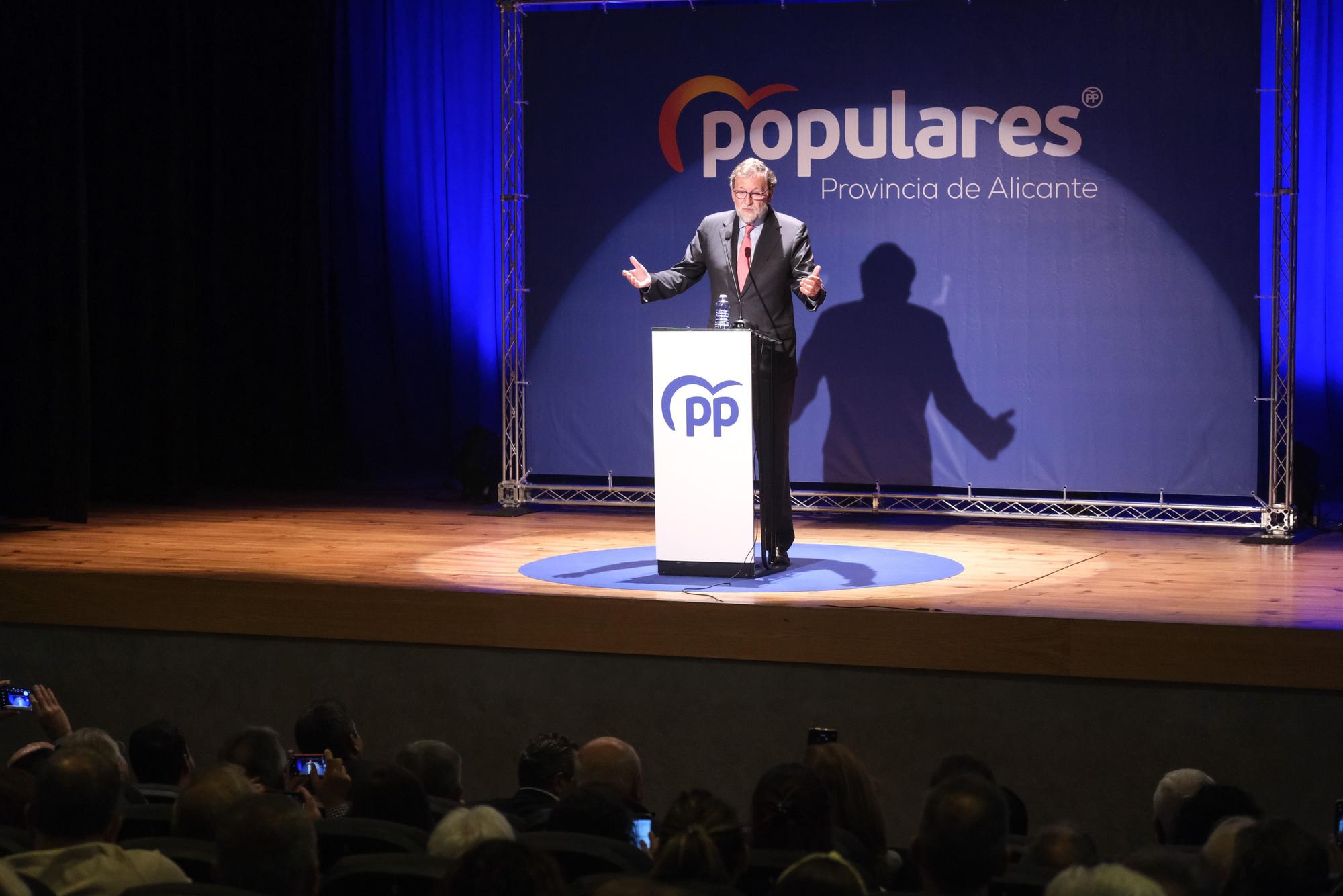 El expresidente Mariano Rajoy visita Villena con motivo del acto de presentación del nuevo candidato a la alcaldía Miguel Ángel Salguero