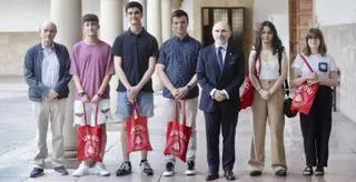 El Rector, a los mejores alumnos de la PAU: "Llenáis Asturias de talento"