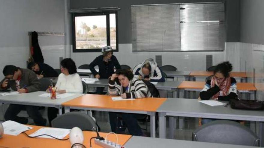 Personas con discapacidad intelectual acceden a un curso de formación.