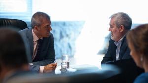 El presidente del PP y vicepresidente del Gobierno de Canarias, Manuel Domínguez, y el presidente de Canarias, Fernando Clavijo, antes del Consejo de Gobierno