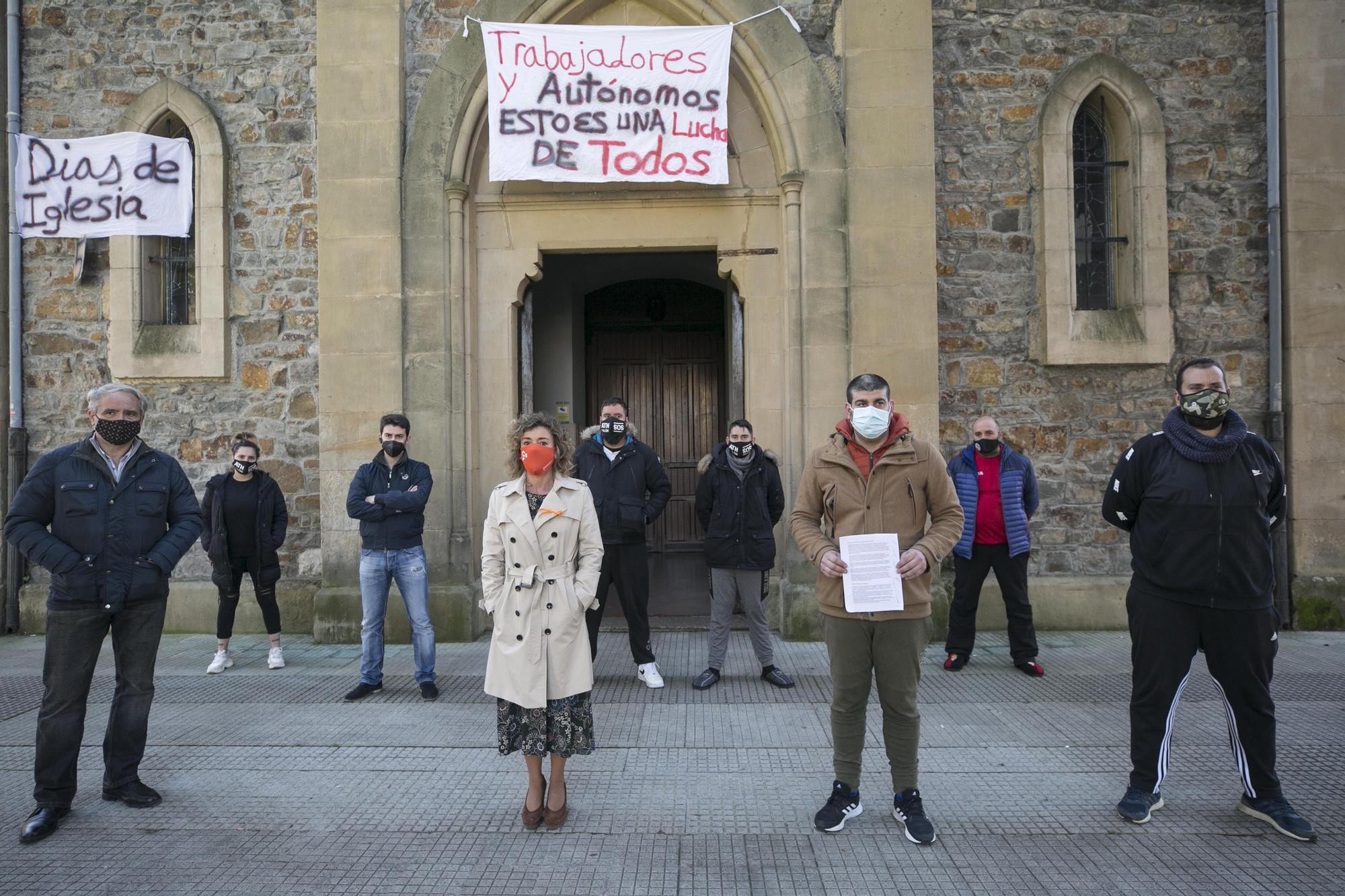 Los encerrados en las iglesias de La Felguera y Laviana