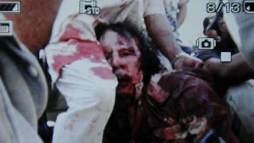 Los rebeldes anuncian la muerte de Gadafi