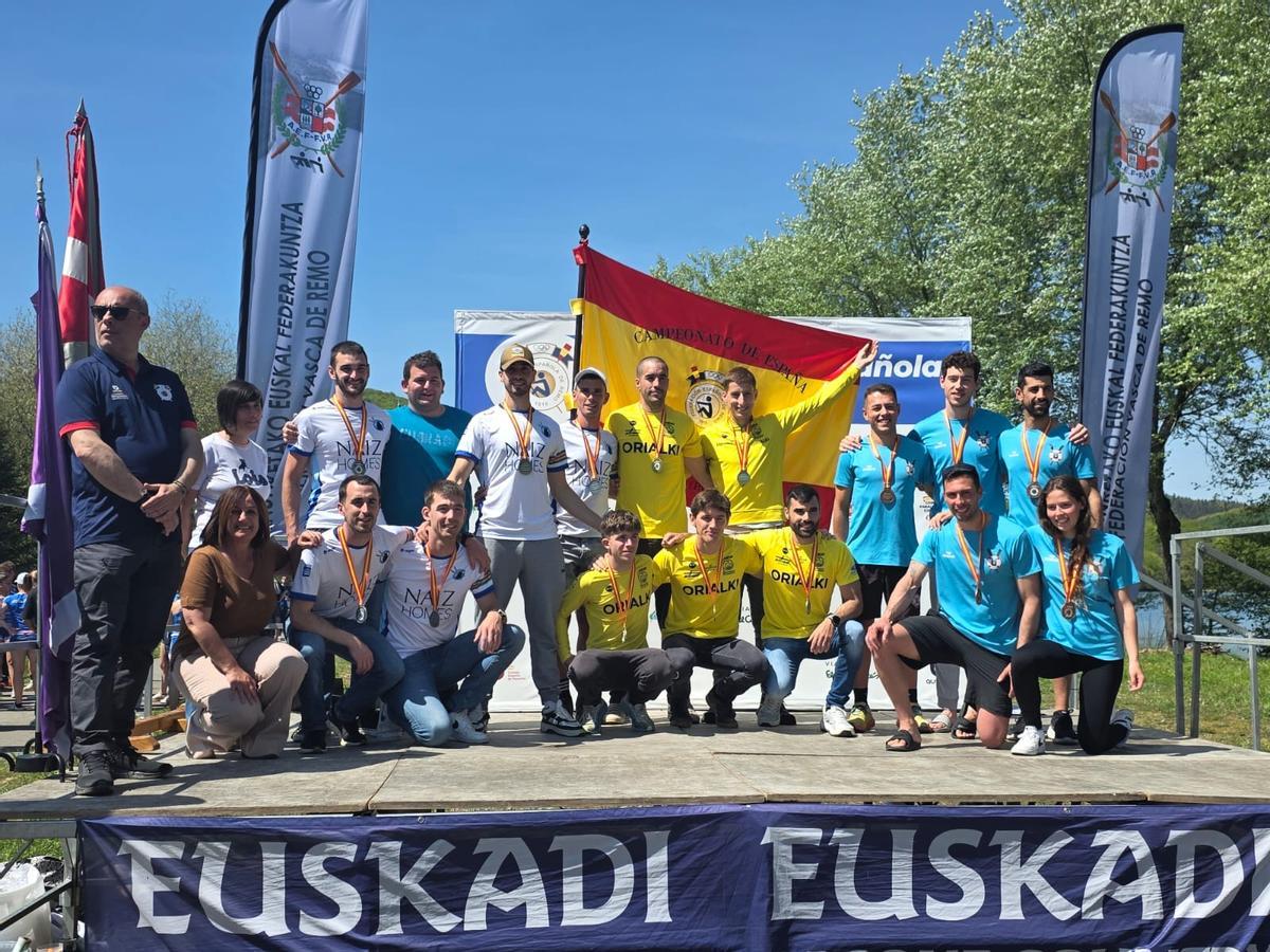 Podio de la prueba masculina absoluta con Chapela en el bronce.