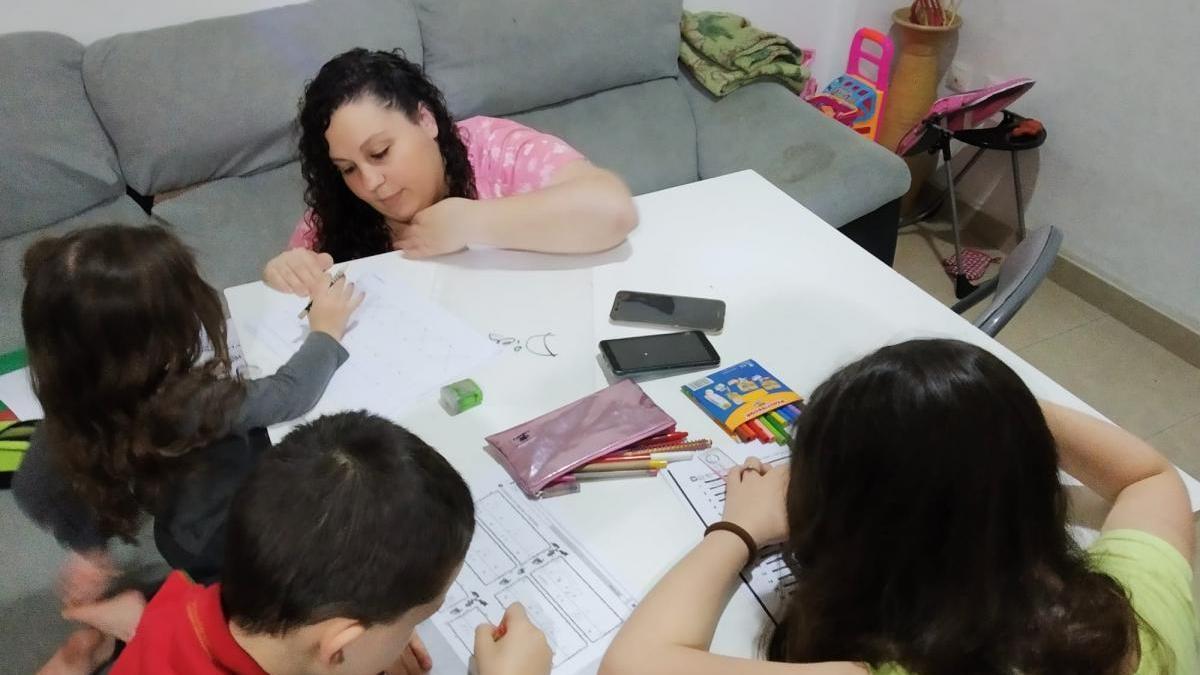 Coronavirus en Córdoba: Noelia López: &quot;Mis hijos están viendo que se van a quedar atrás&quot;