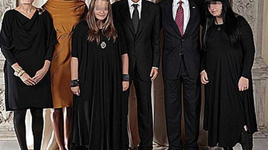 Moncloa pidió a la Casa Blanca retirar la foto de la familia Zapatero con  Obama - Información