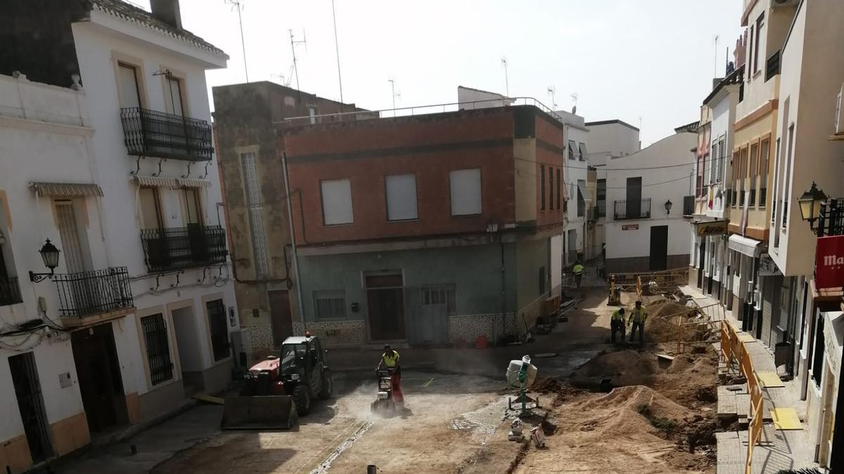 Obras de la plataforma única en el núcleo histórico de Canet